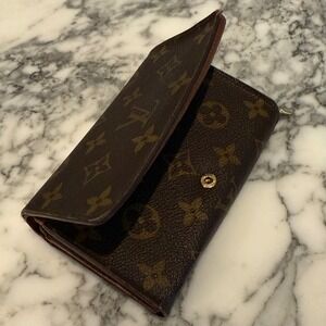 Louis Vuitton Monogram Porte-Monnaie  Billets Bifold Zip Wallet